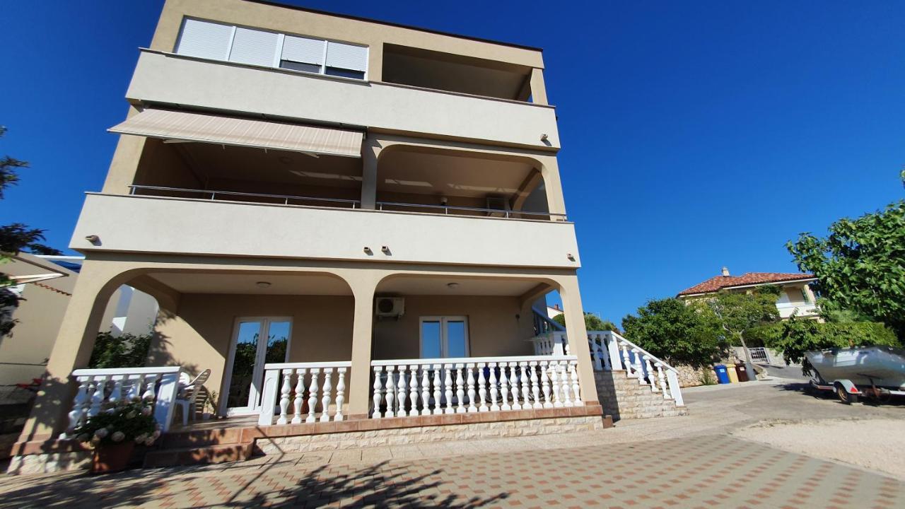 Apartment Nevenka Krk Town Exterior foto